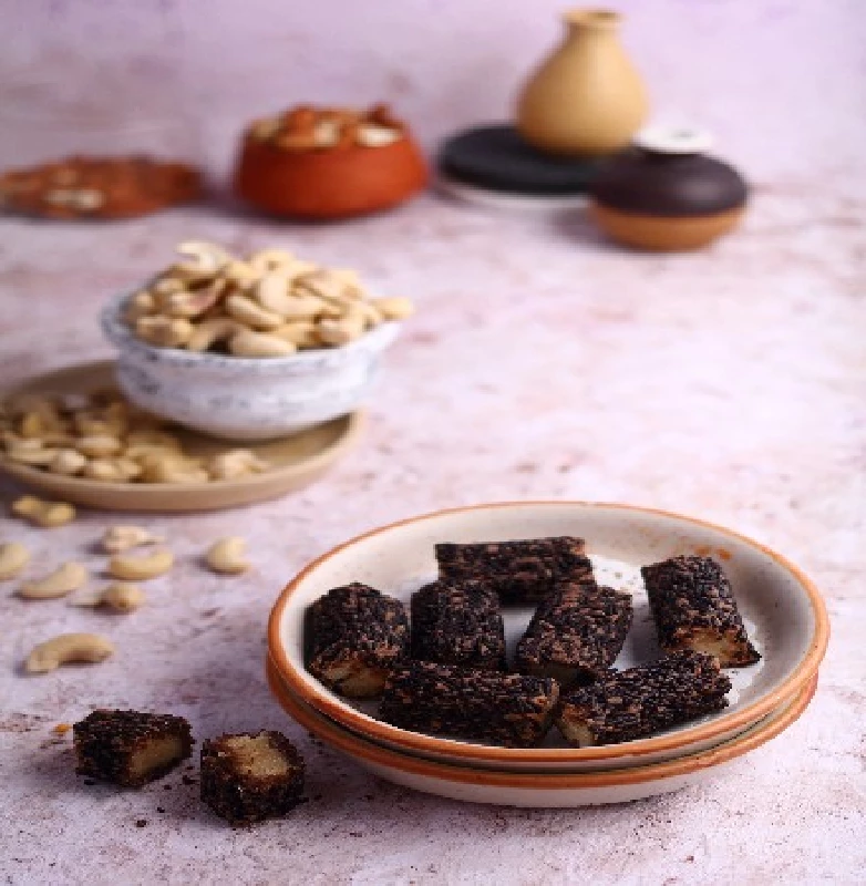 Almond House Kaju Flakes Roll, 250 g-1.webp